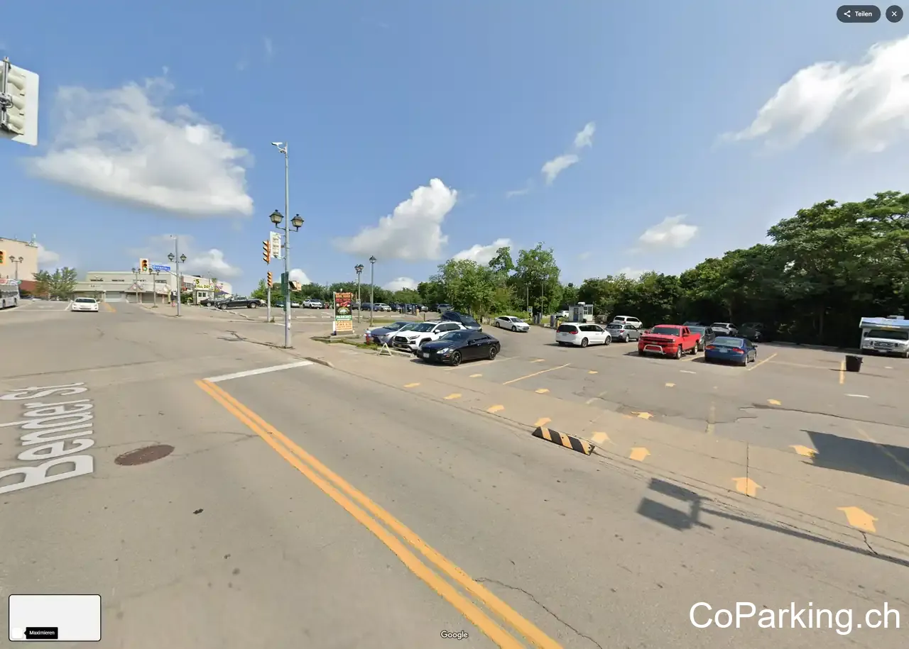 5676 Ontario Ave Parking