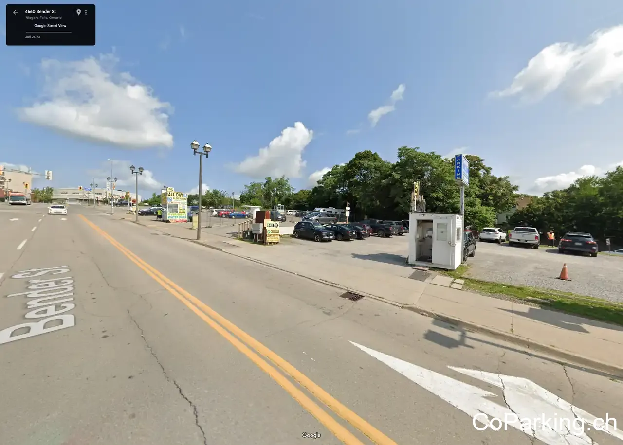 4689 Bender St Parking