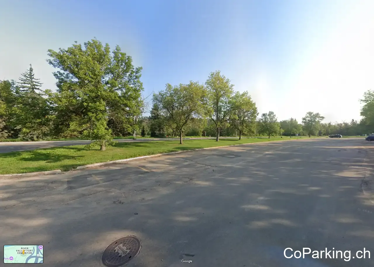 Fort Edmonton Park | Parking lot
