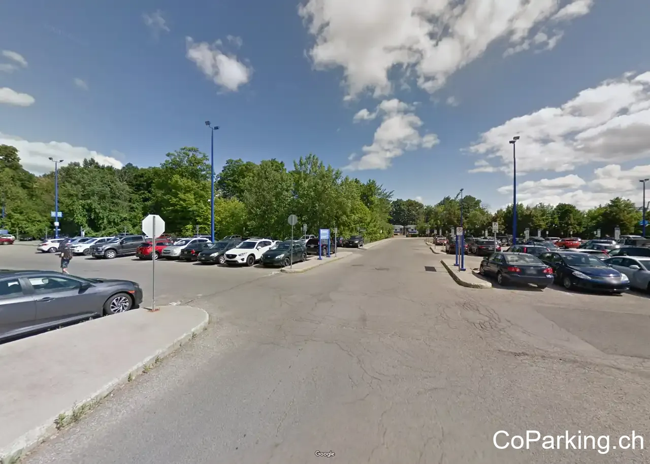Parking REM Deux-Montagnes station