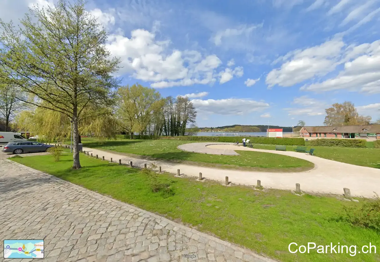 Parkplatz Schlosswiese (gebührenpflichtig)