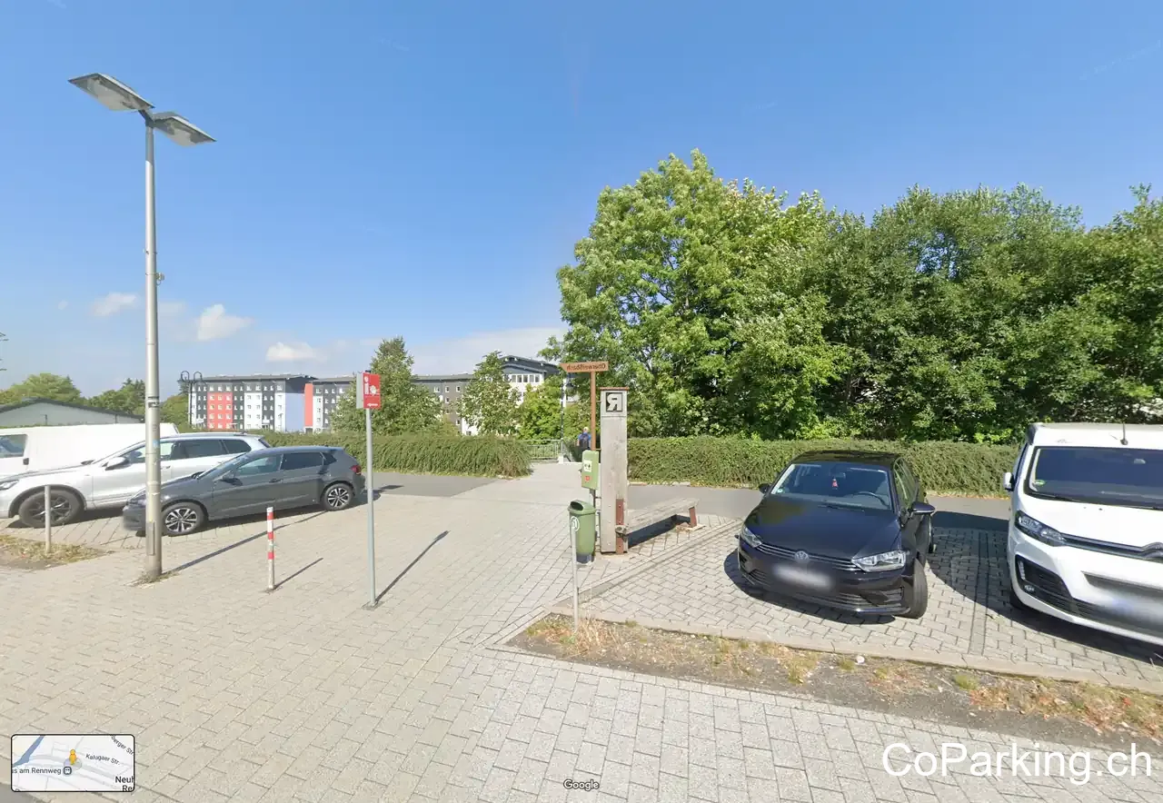 Parkplatz am Bahnhof Neuhaus am Rennweg
