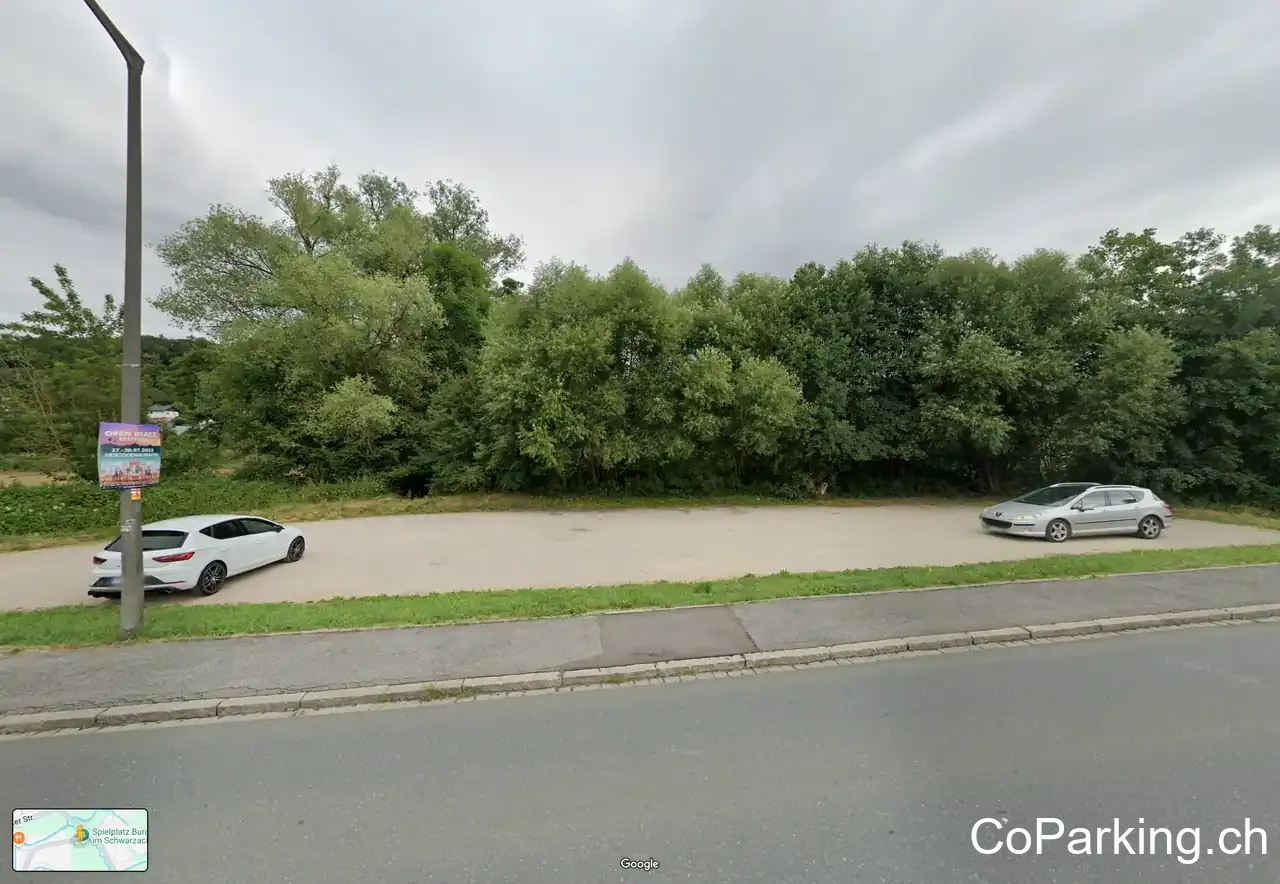 Parkplatz am Spielplatz
