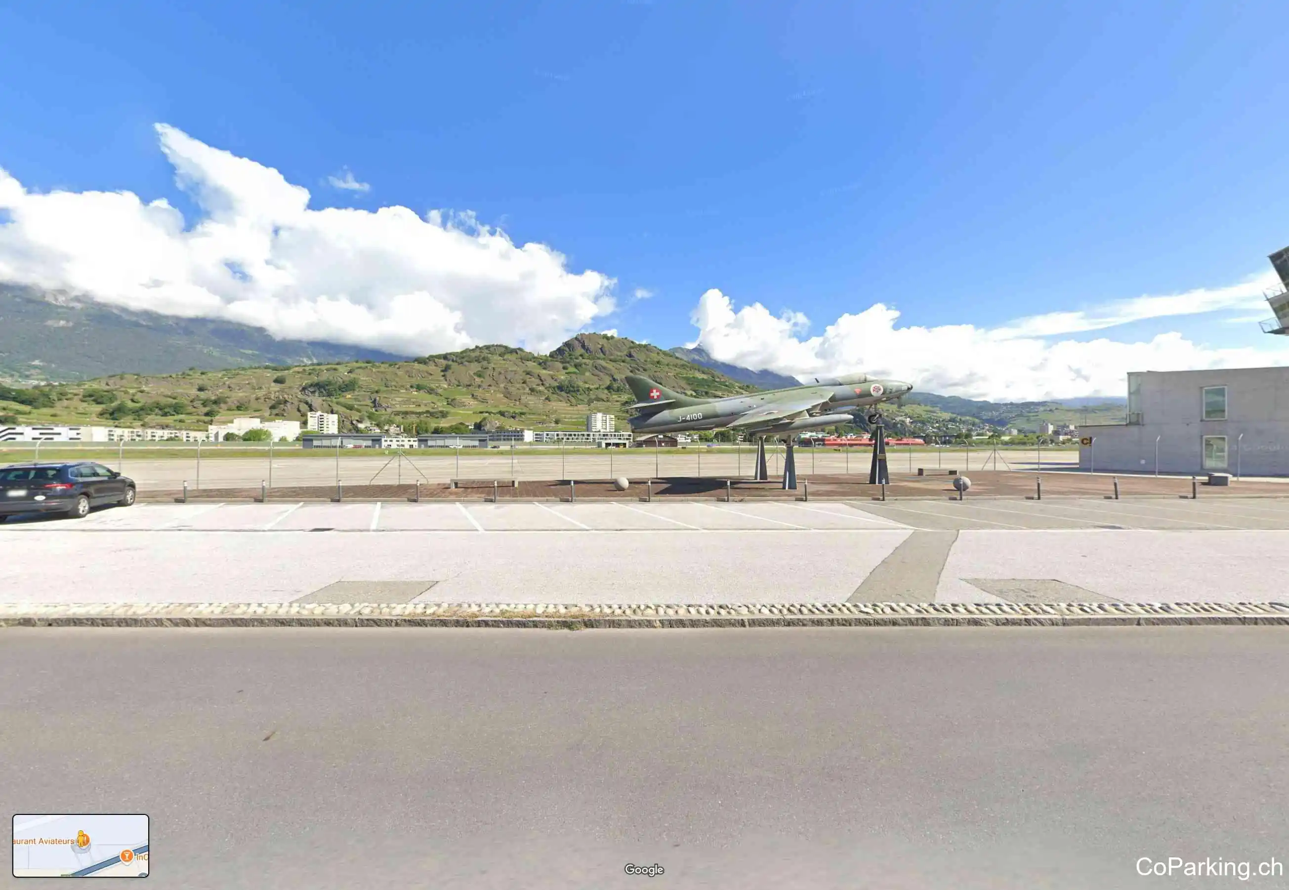 Parking Rte. des Aviateurs
