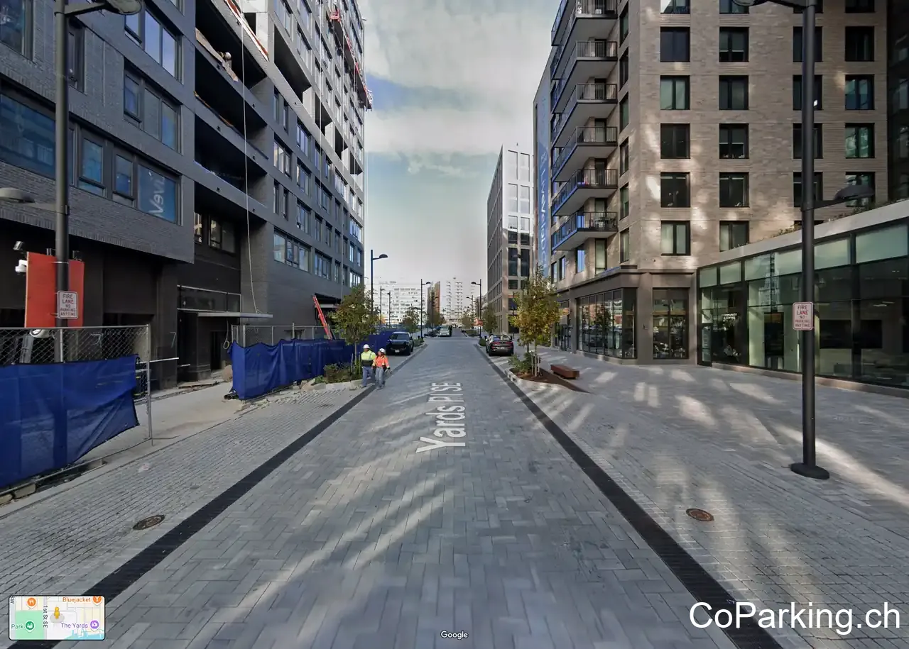 100 N St SE Parking