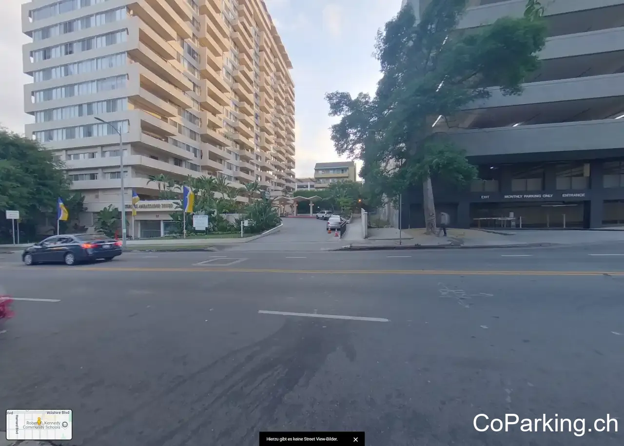 682 Irolo St Parking