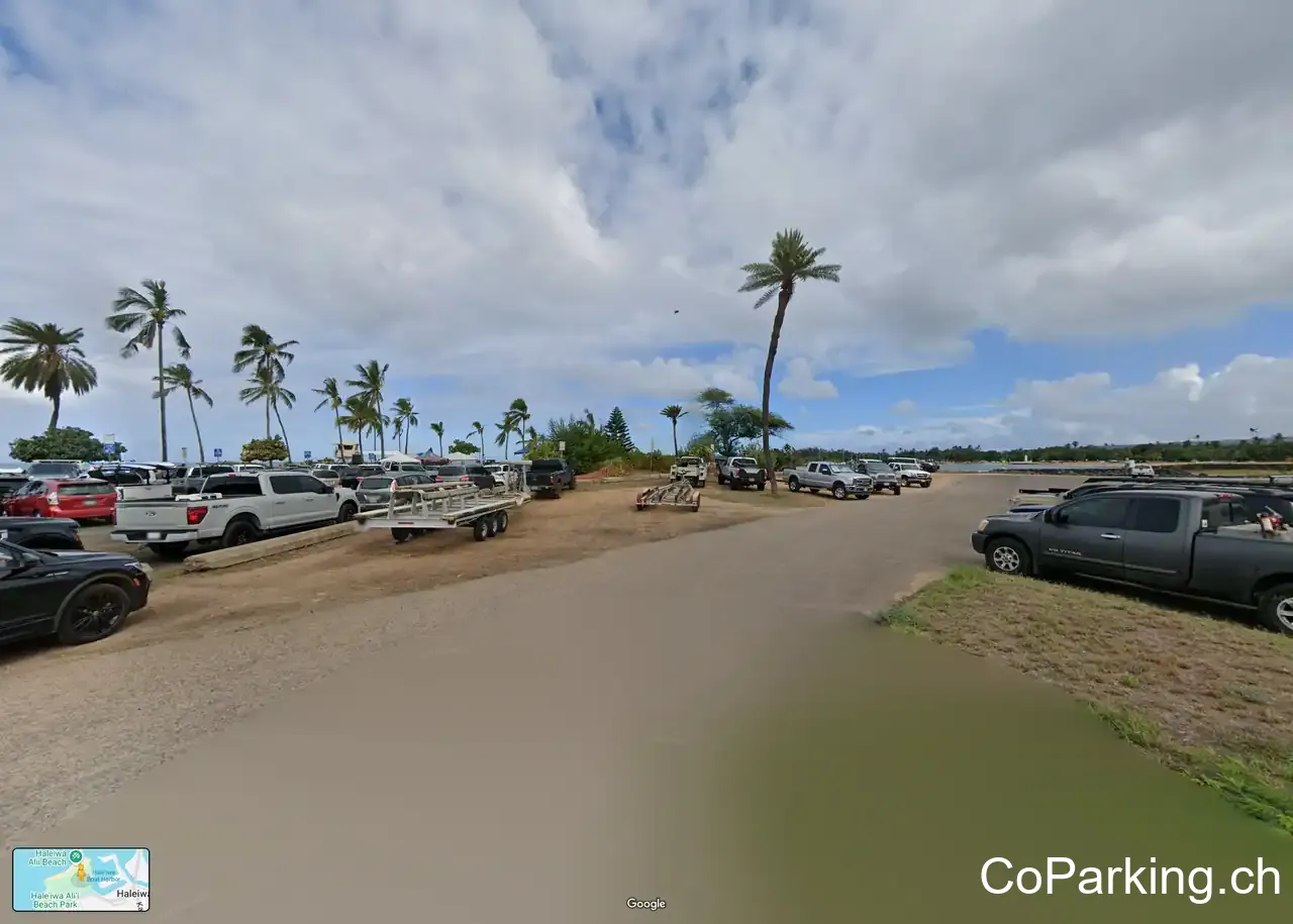 66 Haleiwa Rd Parking