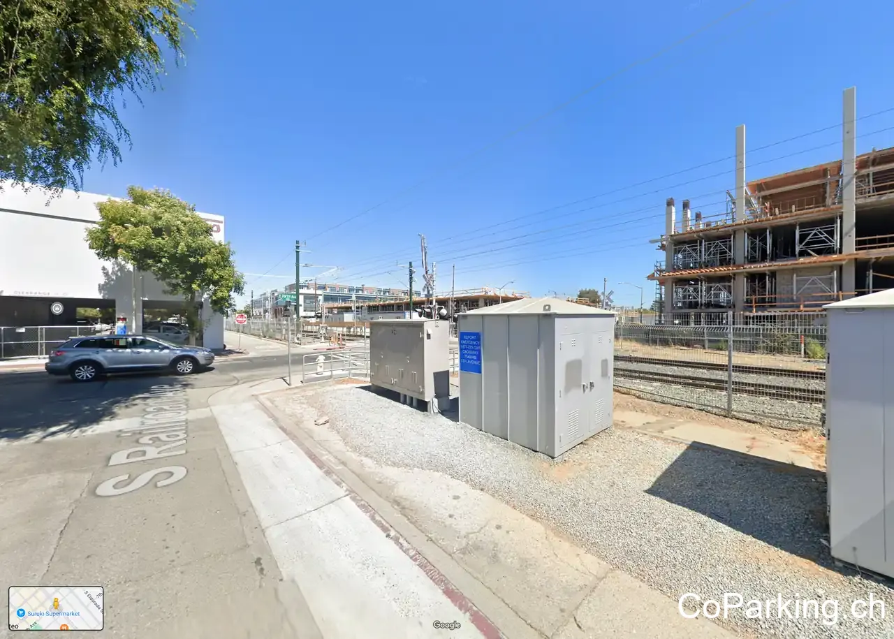 5th and Railroad Lot