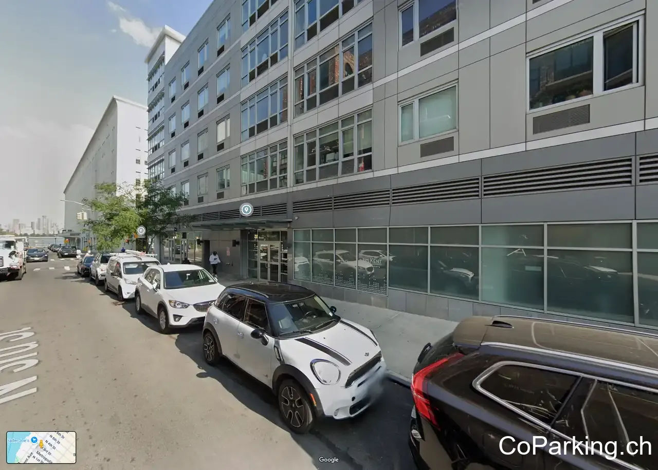 LAZ Parking - 175 Kent Garage