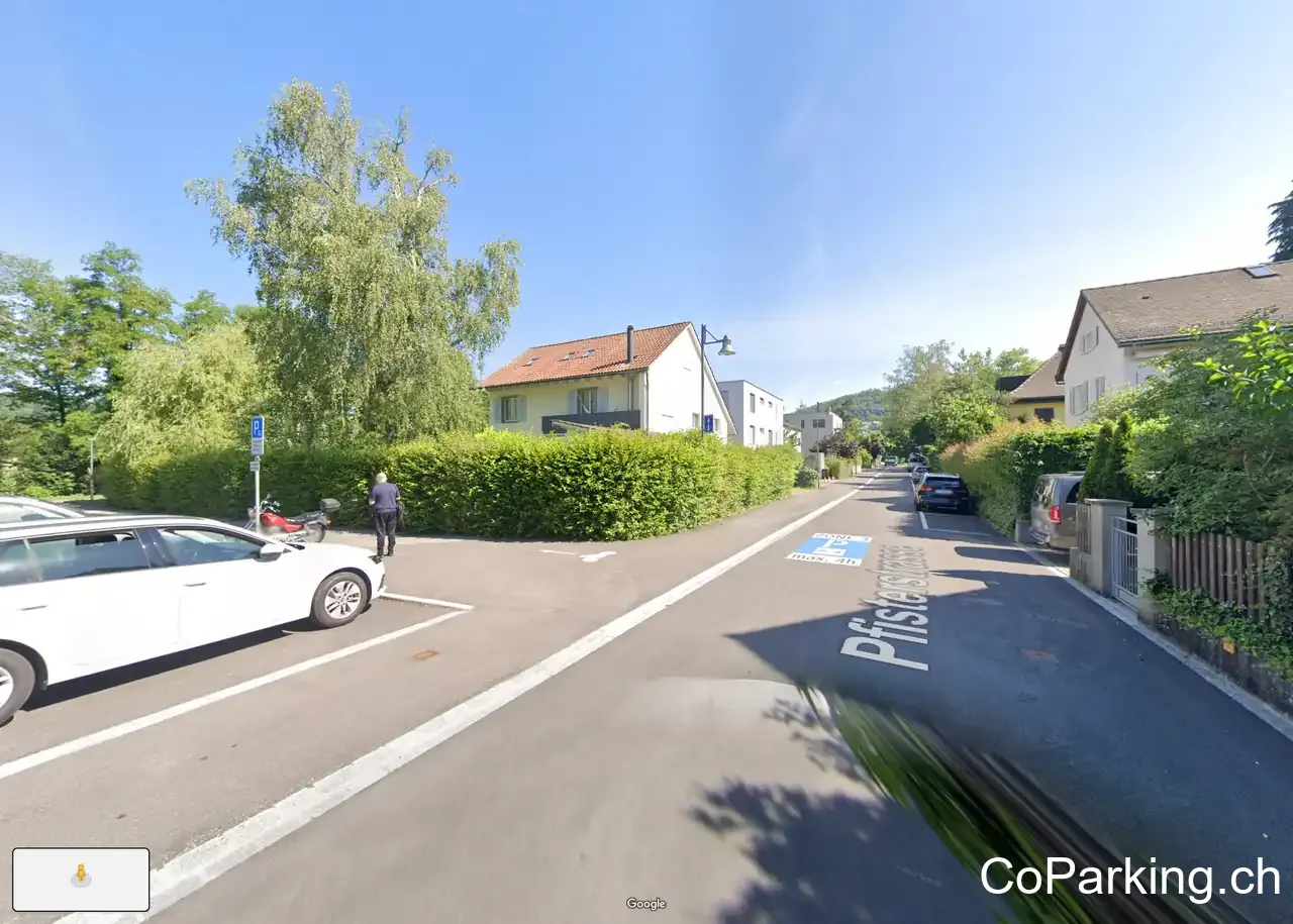 Parkplatz am Städt. Hallenbad Baden