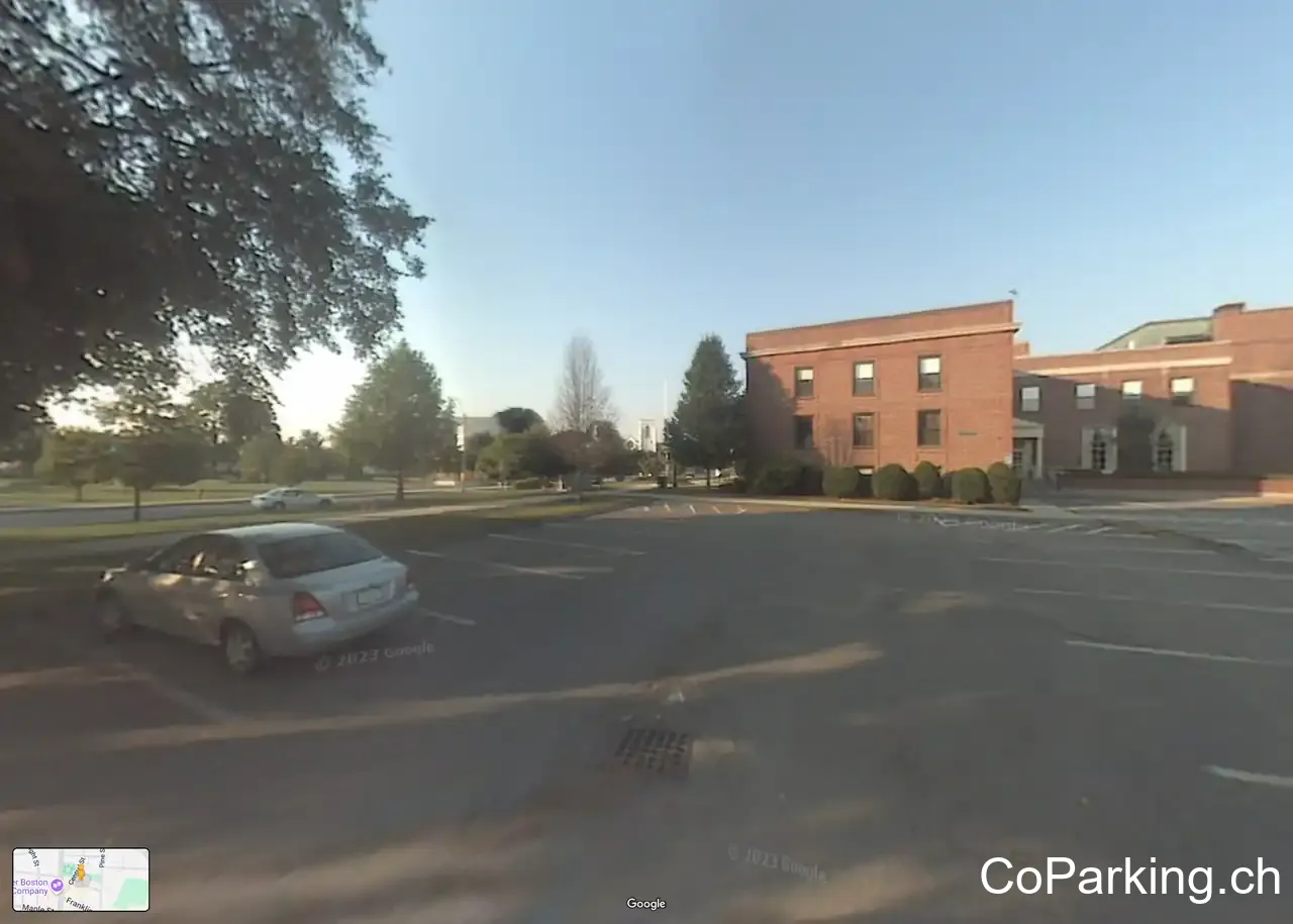 Emerson St Public Parking Lot