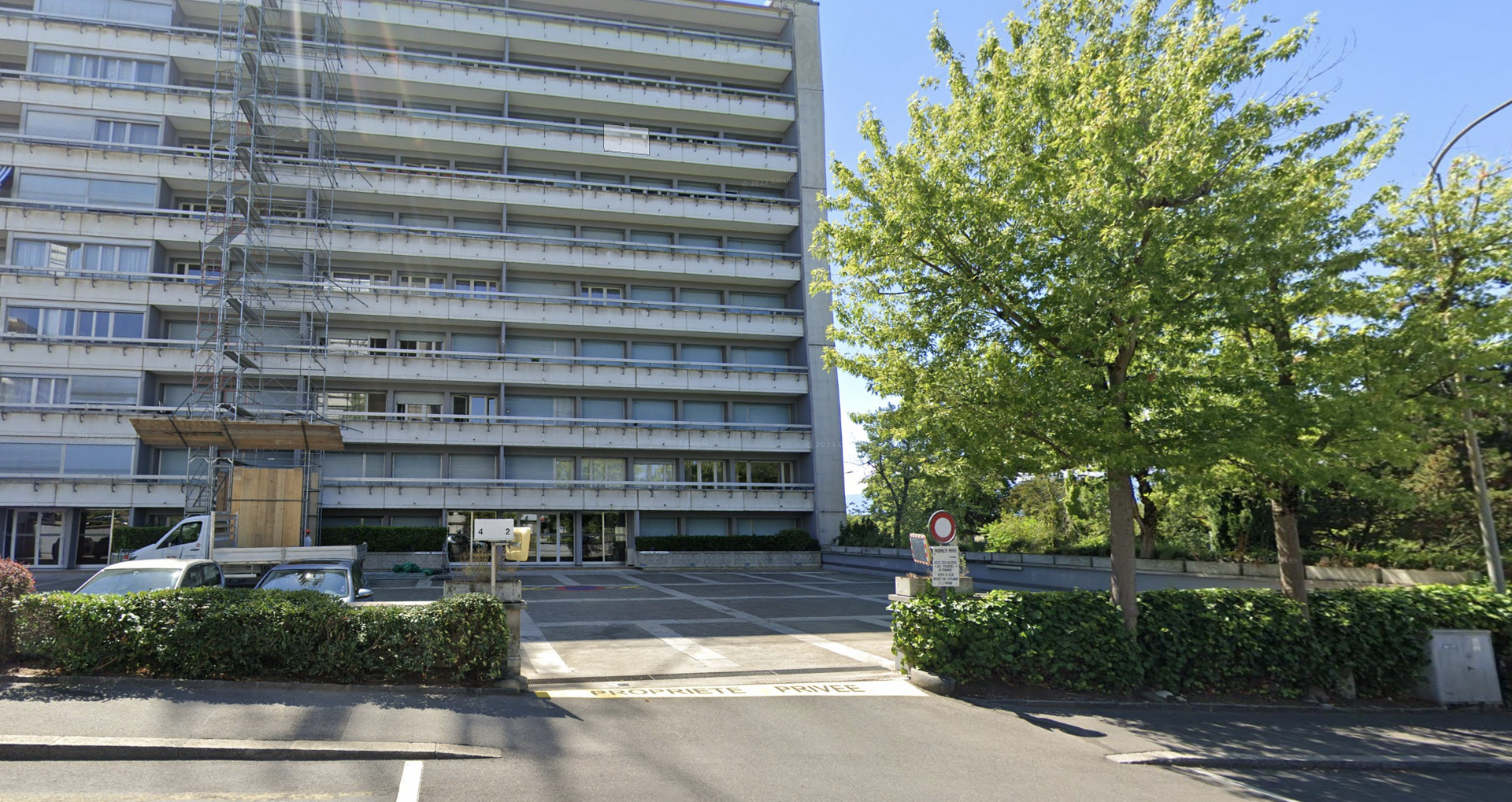 Parking view 1